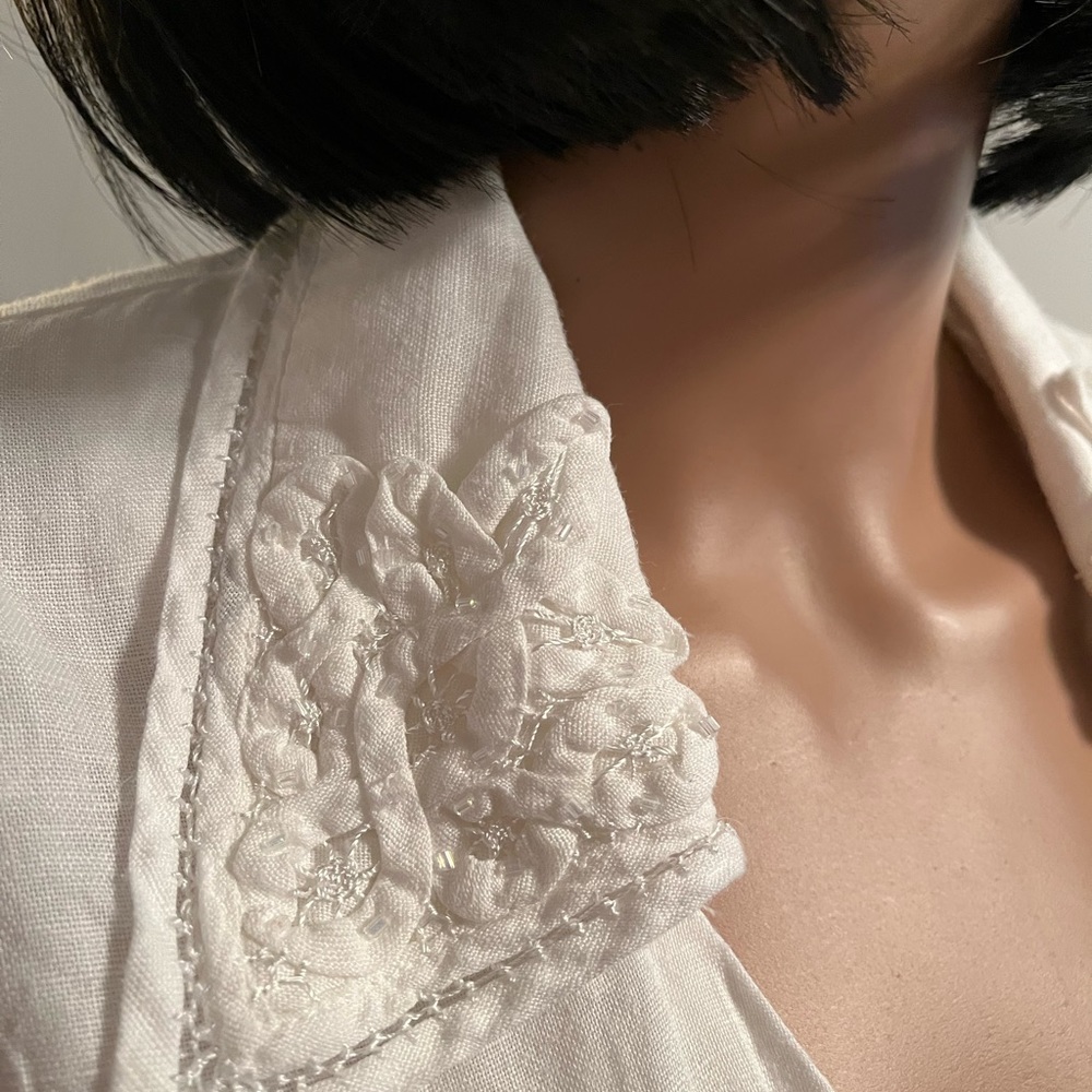 Anne Carson white (shirt/jacket) size XL long sleeve detailed dressy shirt